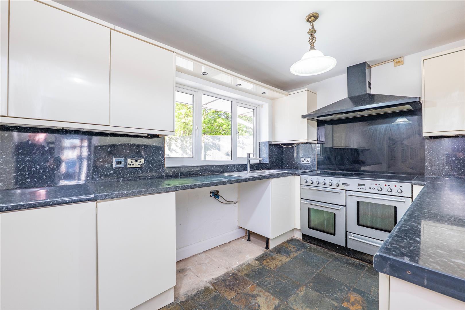 4 bed property in Cherrywood Close, Leyland
